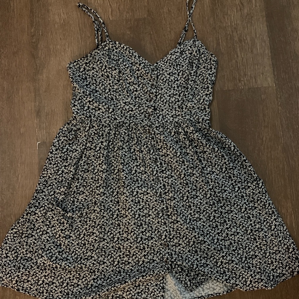 Adorable floral summer dress!